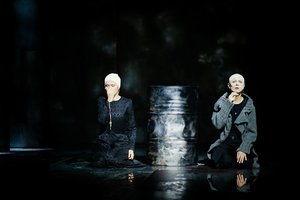 Две королевы