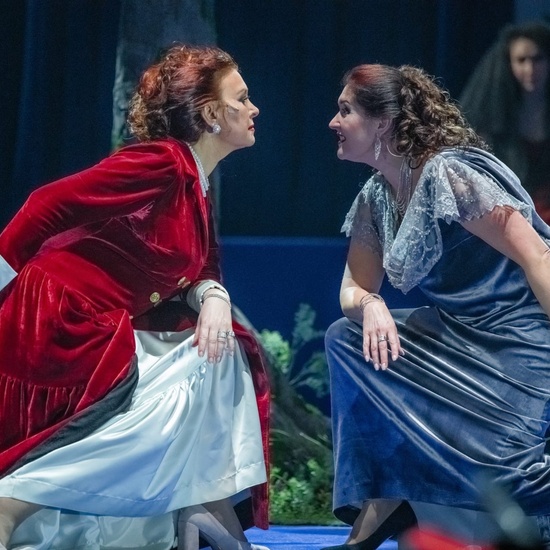 Восемь женщин