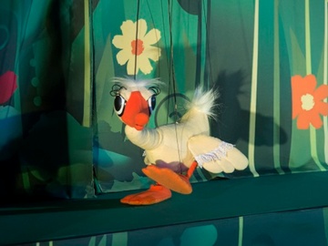 Озорной гусёнок