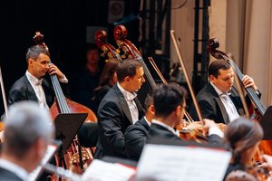 Тюменский филармонический оркестр и ансамбль Classy Jazz