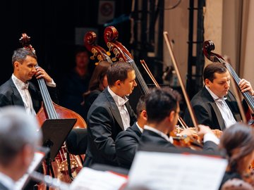 Тюменский филармонический оркестр и ансамбль Classy Jazz