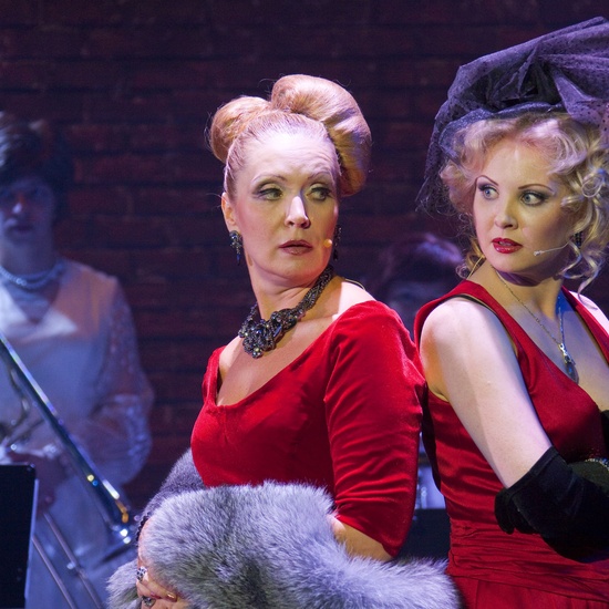 Восемь женщин