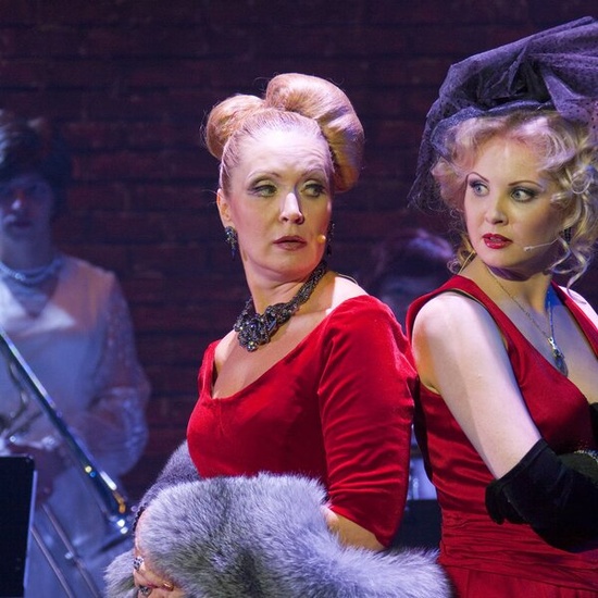 Восемь женщин