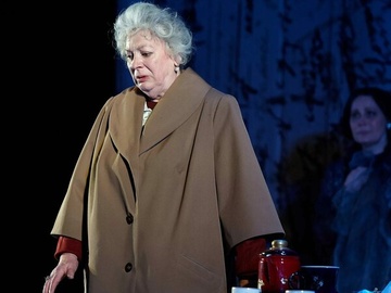 Фаина. Птица, парящая в клетке